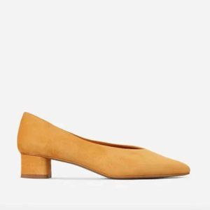 Everlane V Heel in Mustard Suede 7.5 - LIKE NEW
